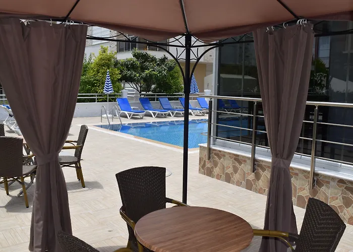 Gueden-pearl , Grosse Mit Kueche , Privater , Ausgezeichnetes Fruehstueck Aparthotel 4*
