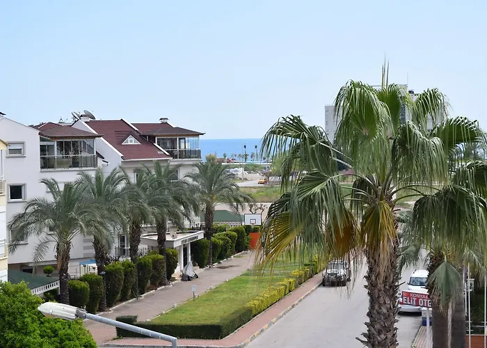 Aparthotel Gueden-pearl , Grosse Mit Kueche , Privater , Ausgezeichnetes Fruehstueck 4*