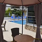 Gueden-pearl , Grosse Mit Kueche , Privater , Ausgezeichnetes Fruehstueck Apart Otel 4*