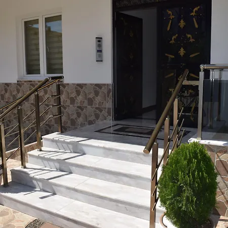 Gueden-pearl , Grosse Mit Kueche , Privater , Ausgezeichnetes Fruehstueck 4*