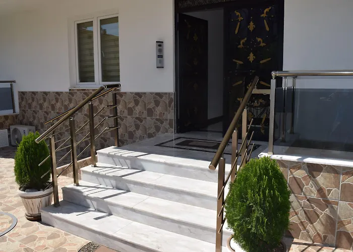 Gueden-pearl , Grosse Mit Kueche , Privater , Ausgezeichnetes Fruehstueck 4*