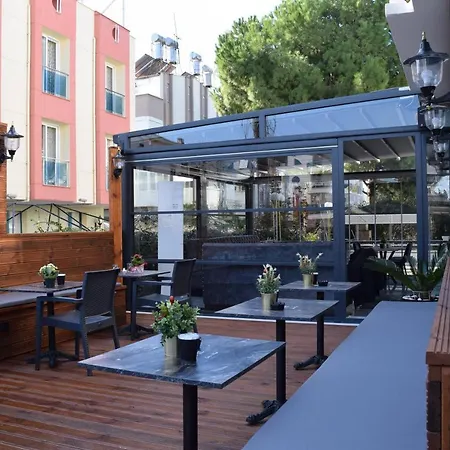 Gueden-pearl , Grosse Mit Kueche , Privater , Ausgezeichnetes Fruehstueck Apartmanhotel
